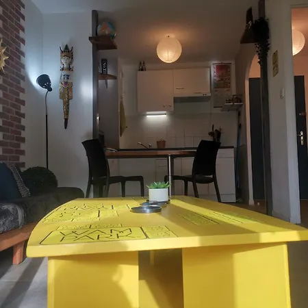 Avec Chambre Séparée/métro/piscine *